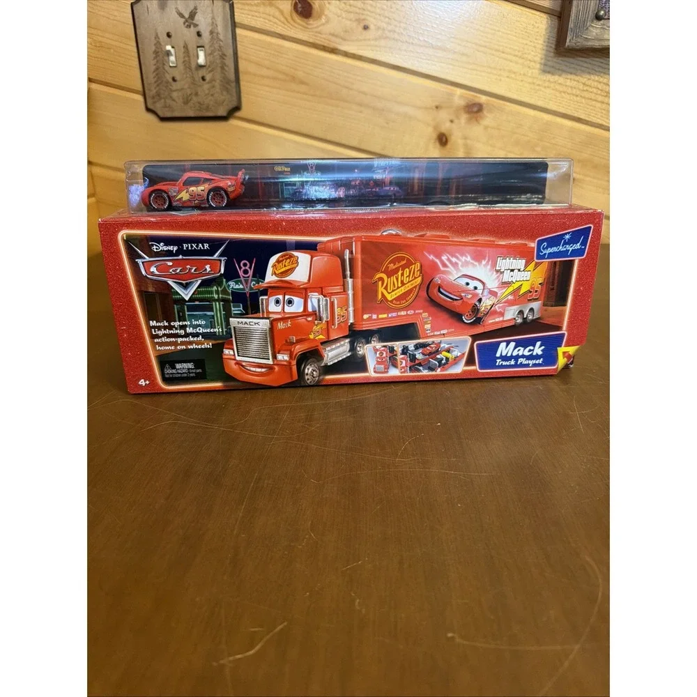 New Disney Pixar Supercharged CARS MackTruck Playset 2006 Mattel M6424 Rare